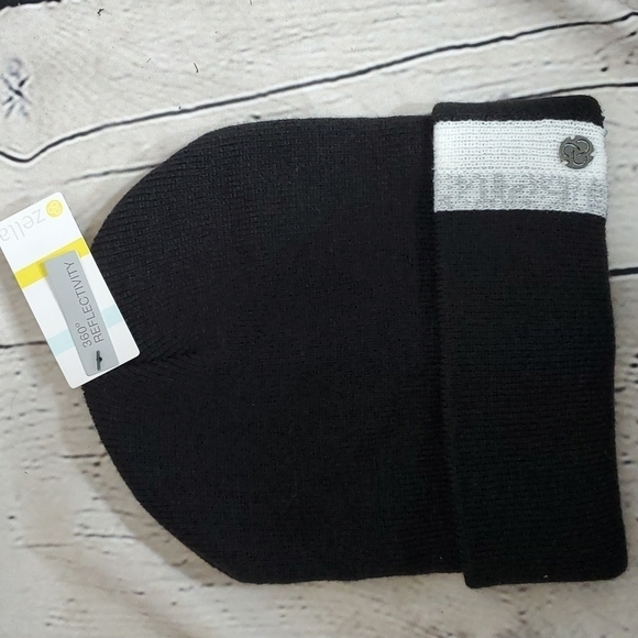 Zella Beanie NWT One Size Black - Picture 1 of 4
